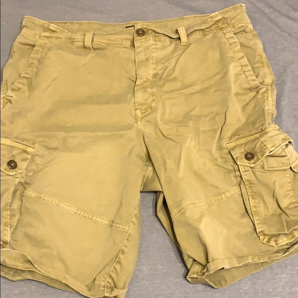 American Eagle Cargo Shorts Men’s